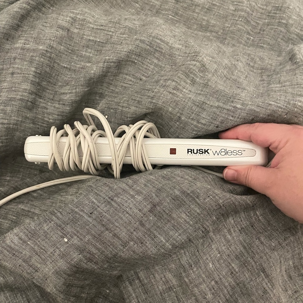 1" RUSK® Engineering W8less® Professional Ceramic and Tourmaline Str8 Iron®